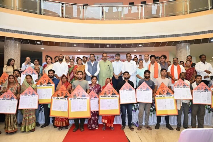 रायपुर पश्चिम में सेवा सेतु शिविर, 178 आवेदन मिले; 93 हितग्राही मौके पर हुए लाभान्वित, 23 बाढ़ प्रभावितों को ₹5-5 हजार की राहत