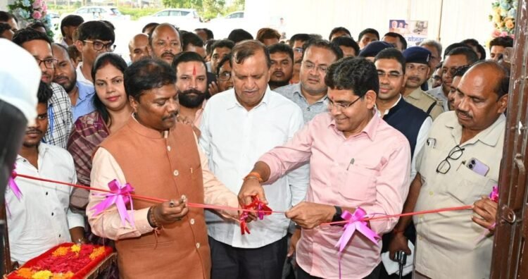 बलौदाबाजार को मिली बड़ी सौगात, नए परिवहन कार्यालय भवन का लोकार्पण; जंगल सफारी के लिए 4 जिप्सियां मंजूर