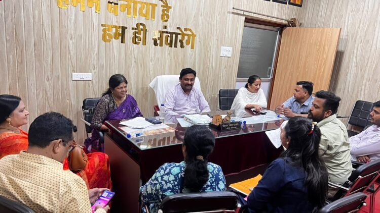 जोन 7-8 में स्ट्रीट लाइट व्यवस्था की समीक्षा, सुमन पाण्डेय ने बंद लाइटें जल्द सुधारने के दिए निर्देश