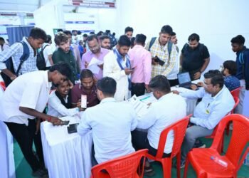 रायपुर रोजगार मेले में युवाओं का उत्साह, 5,018 ने कराया पंजीयन; 2 हजार से अधिक अभ्यर्थियों का प्रारंभिक चयन