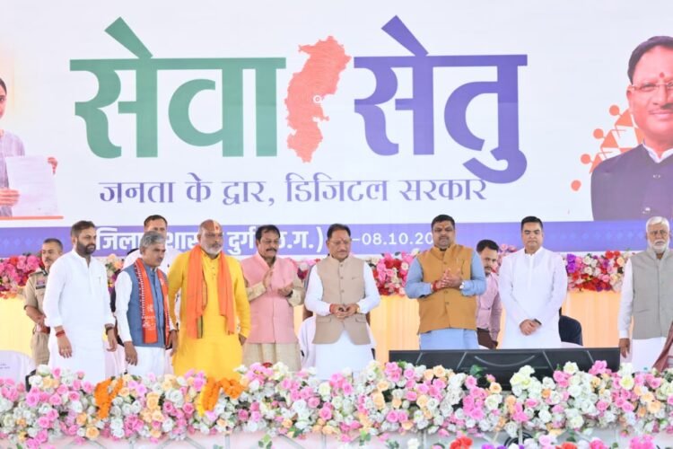 महतारी वंदन योजना की 32वीं किस्त जारी, 67.38 लाख महिलाओं के खातों में पहुंचे ₹632 करोड़; दुर्ग को ₹218.48 करोड़ के विकास कार्यों की सौगात