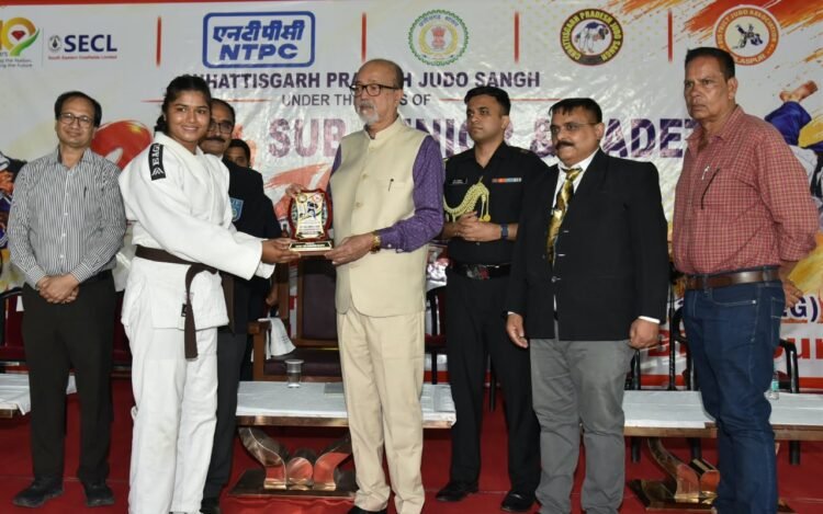 राज्यपाल रमेन डेका ने किया 26वीं राज्य स्तरीय जूडो चैंपियनशिप का शुभारंभ, 16 जिलों के 240 खिलाड़ी ले रहे हिस्सा