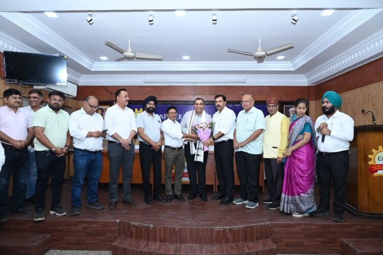 रायपुर में CAIT और RADA के बीच मजबूत होगा समन्वय, ऑटोमोबाइल डीलर्स एसोसिएशन के नवनियुक्त पदाधिकारियों का सम्मान