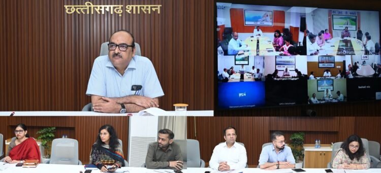 छत्तीसगढ़ में 93.84% डिजिटल क्रॉप सर्वे पूरा, मुख्य सचिव विकासशील ने 10 नवंबर तक शेष काम पूरा करने के दिए निर्देश; ग्राम सभाओं में किसानों की समस्याओं का होगा निराकरण