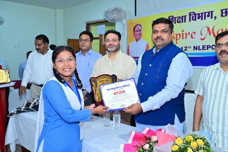 छत्तीसगढ़ के 40 विद्यार्थी राष्ट्रीय इंस्पायर अवार्ड कार्यक्रम में शामिल, प्रदेश से सामने आए 80 हजार नवाचारी विचार; शिक्षा मंत्री गजेन्द्र यादव ने किया प्रोत्साहित