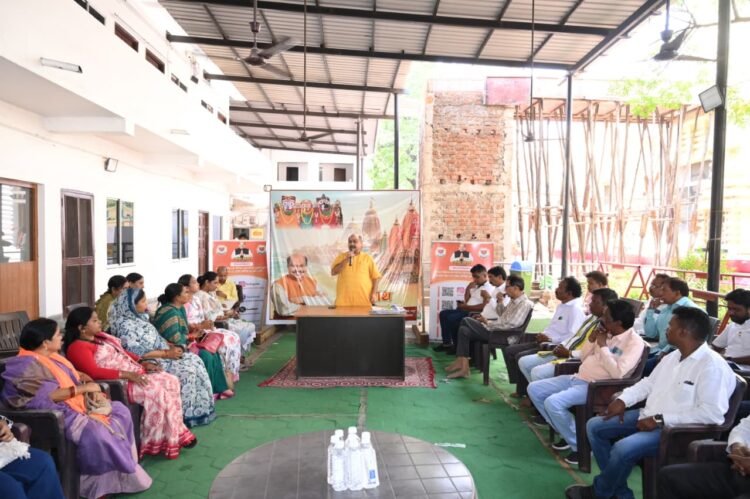 राष्ट्रपति द्रौपदी मुर्मू के 22 अक्टूबर को छत्तीसगढ़ आगमन की तैयारी तेज, नुआखाई पर्व पर रायपुर में होगा सेवा सम्मान एवं युवा प्रबोधन कार्यक्रम