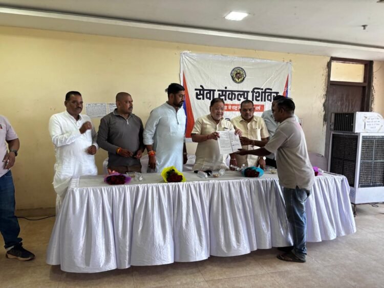 रायपुर नगर निगम जोन-6 में सेवा संकल्प शिविर, विधायक सुनील सोनी ने 3 हितग्राहियों को भवन अनुज्ञा और 6 लोगों को राशन कार्ड किए वितरित; जनसमस्याओं के त्वरित निराकरण के निर्देश