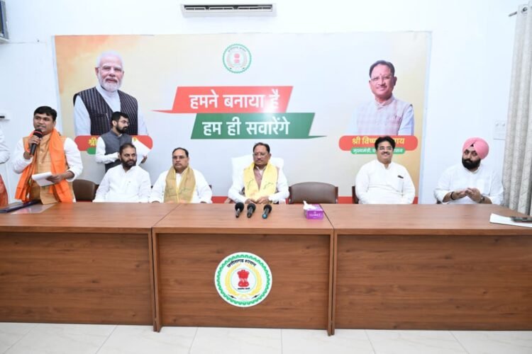 मुख्यमंत्री साय ने किया प्रदेश के वाराणसी से वडनगर गए भाजयुमो कार्यकर्ताओं का सम्मान