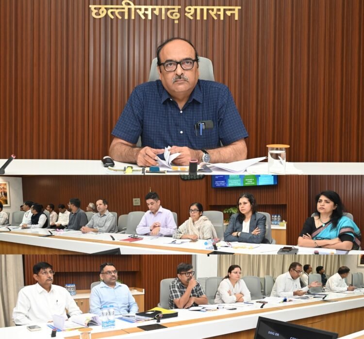 रायपुर में UCC समिति के सामने महिलाओं ने रखे सुझाव, लिव-इन रिलेशनशिप का पंजीयन अनिवार्य करने और संपत्ति में समान अधिकार की उठी मांग