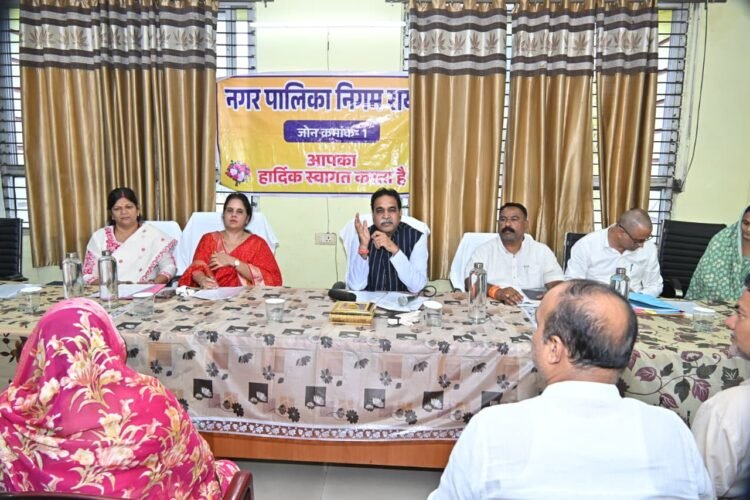 रायपुर पश्चिम में विकास कार्यों की समीक्षा, विधायक राजेश मूणत ने अधिकारियों को दिए निर्देश; सफाई, पेयजल और स्ट्रीट लाइट व्यवस्था सुधारने पर जोर