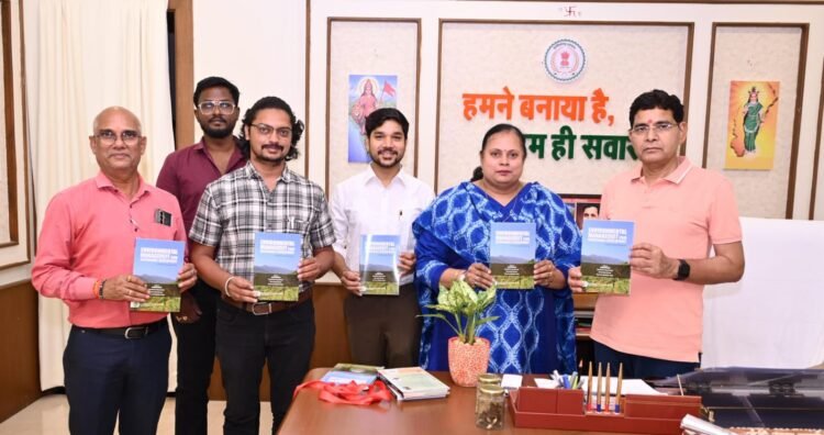 उच्च शिक्षा मंत्री टंक राम वर्मा ने पर्यावरण संरक्षण पर आधारित पुस्तक का किया विमोचन, सतत विकास और शोध को बताया समय की जरूरत