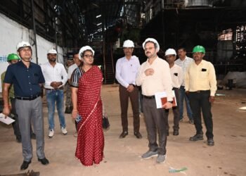 कलेक्टर तुलिका प्रजापति ने भोरमदेव शक्कर कारखाने का किया निरीक्षण