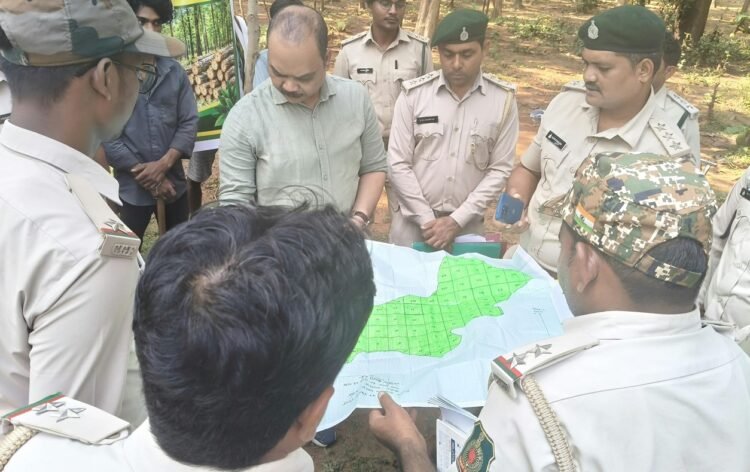 कवर्धा के सिंगपुर बीट में वन विकास निगम की कार्यशाला, वैज्ञानिक तरीके से वृक्ष कटाई और श्रमिकों की सुरक्षा पर जोर