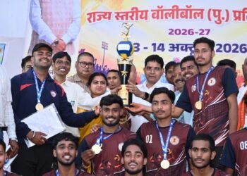 राज्य स्तरीय पुरुष वॉलीबॉल प्रतियोगिता में राजनांदगांव सेक्टर बना विजेता, रायपुर को हराया; मंत्री टंक राम वर्मा ने किया सम्मानित