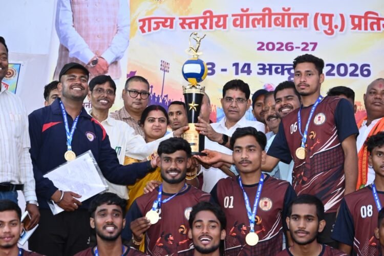 राज्य स्तरीय पुरुष वॉलीबॉल प्रतियोगिता में राजनांदगांव सेक्टर बना विजेता, रायपुर को हराया; मंत्री टंक राम वर्मा ने किया सम्मानित