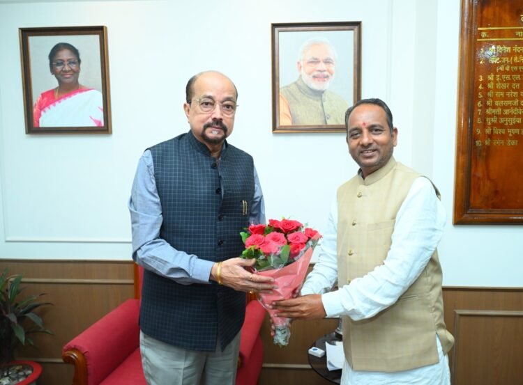राज्यपाल डेका से छत्तीसगढ़ रेड क्रॉस समिति के अध्यक्ष ने की सौजन्य भेंट
