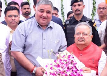 पर्यटन मंत्री राजेश अग्रवाल ने डॉ. रमन सिंह से की मुलाकात, जन्मदिन पर दी शुभकामनाएं; स्वस्थ और दीर्घायु जीवन की कामना