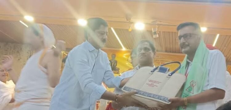 धर्मनगरी रायपुर के पं. नितिन जैन ने बढ़ाया छत्तीसगढ़ का मान, राष्ट्रीय मंच पर मिली ‘प्रतिष्ठा प्रशिक्षु’ की उपाधि
