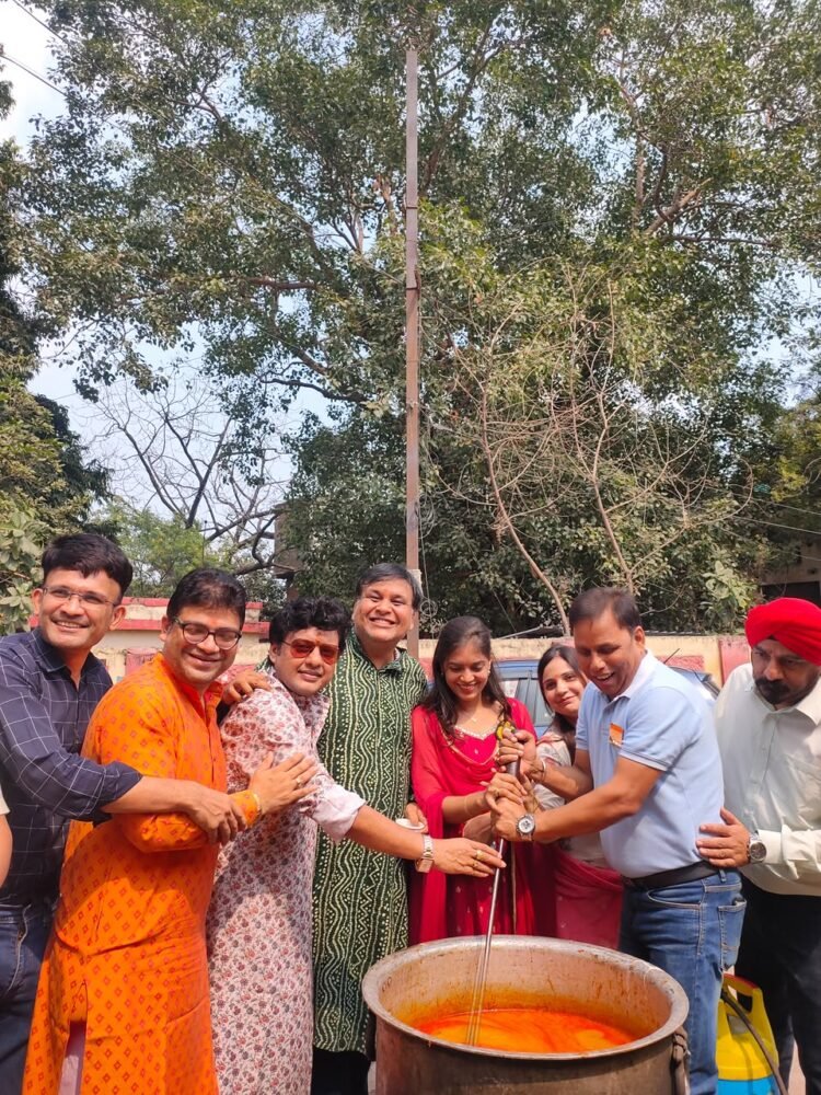 नवरात्रि के पावन अवसर पर रोटरी क्लब्स ने किया माता का भंडारा, 1500 लोगों को कराया भोजन