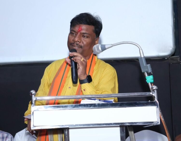 नारायणपुर में पंच-सरपंचों को वन मंत्री केदार कश्यप का संदेश, गांवों के विकास और योजनाओं के प्रभावी क्रियान्वयन पर जोर