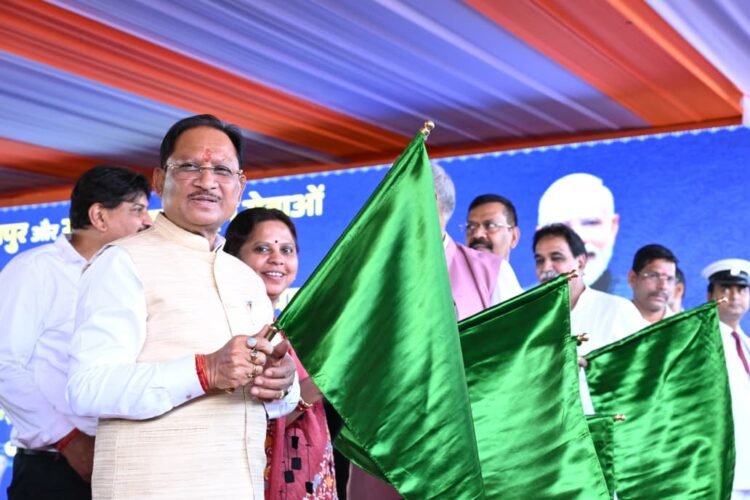 छत्तीसगढ़ में रेल कनेक्टिविटी को बड़ी सौगात, आजादी के बाद पहली बार रावघाट पहुंची ट्रेन; रायपुर-कुरूद रेल सेवा शुरू