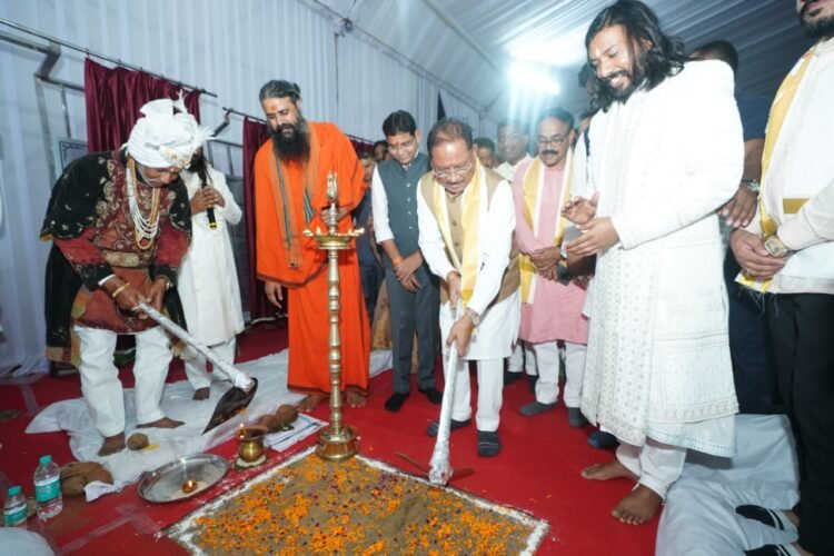 भण्डारपुरी धाम पहुंचे CM विष्णुदेव साय, 29 करोड़ के सड़क कार्यों का भूमिपूजन; 40 जगह बनेंगे जैतखाम
