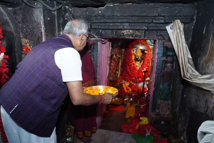 बस्तर दौरे पर सांसद बृजमोहन अग्रवाल, मां दंतेश्वरी के दर्शन कर प्रदेश की सुख-समृद्धि की कामना की