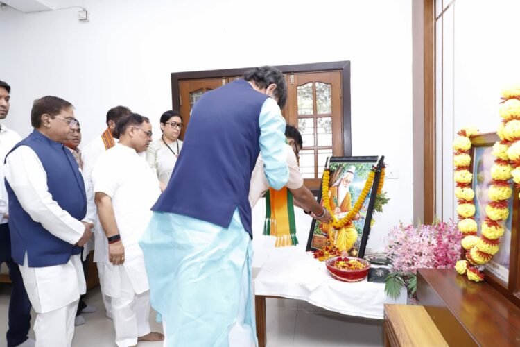 भाजपा प्रदेश कार्यालय में आदिकवि महर्षि वाल्मीकि जयंती पर पुष्पांजलि कार्यक्रम संपन्न