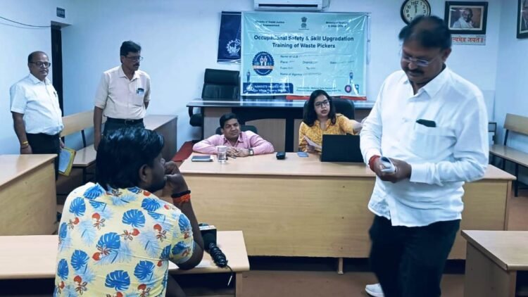जनदर्शन में नागरिकों की समस्याओं से रूबरू हुईं निगम आयुक्त, शीघ्र निराकरण के दिए निर्देश