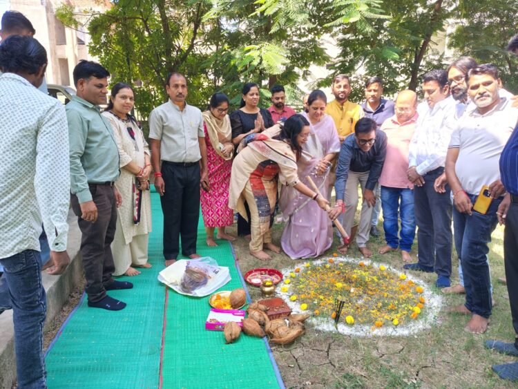वर्धमान वाटिका के विकास और सौंदर्यीकरण पर खर्च होंगे 21 लाख रुपये, महापौर मीनल चौबे ने किया भूमिपूजन