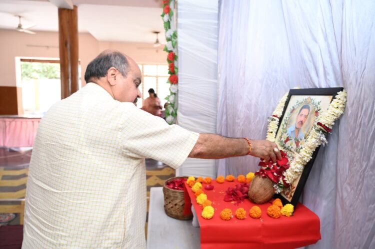 रायपुर में स्वर्गीय योगेश शर्मा के शोक कार्यक्रम में शामिल हुए विधायक पुरन्दर मिश्रा, दी श्रद्धांजलि