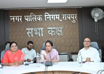 दीपावली से पहले रायपुर की सफाई व्यवस्था पर महापौर मीनल चौबे सख्त, ठेकेदारों को लगाई फटकार