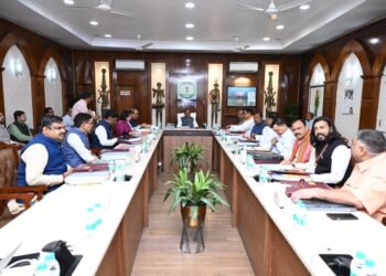 मुख्यमंत्री विष्णु देव साय की अध्यक्षता में मंत्रिपरिषद की बैठक शुरू
