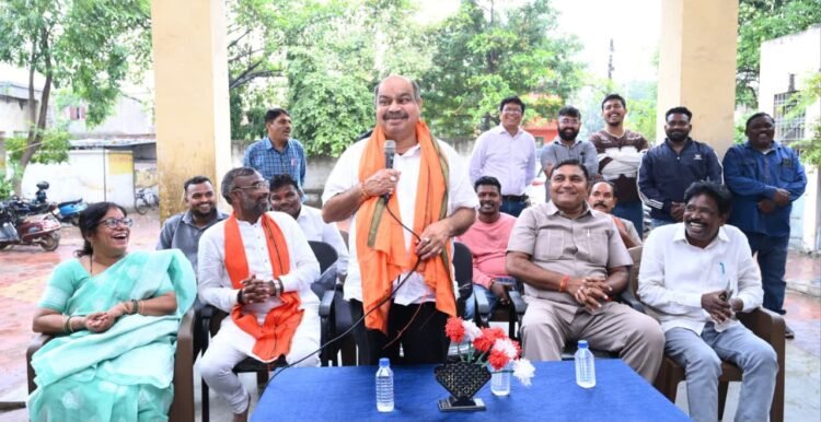 रायपुर उत्तर के स्कूल को मिलेगी नई सुविधा, विधायक पुरन्दर मिश्रा ने किया शेड निर्माण का भूमिपूजन