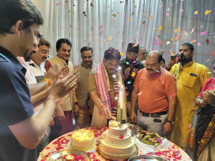 समाजसेवी कुबेर राठी का जन्मदिन सेवा संकल्प के साथ मनाया गया, वक्फ बोर्ड अध्यक्ष सलीम राज ने दी शुभकामनाएं