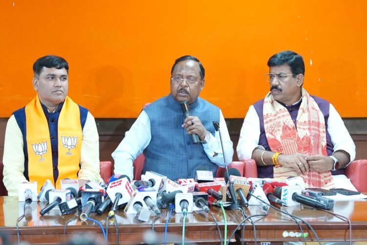 धान खरीदी से लेकर कैशलेस इलाज तक, कैबिनेट के 19 फैसलों को कृषि मंत्री नेताम ने बताया ऐतिहासिक