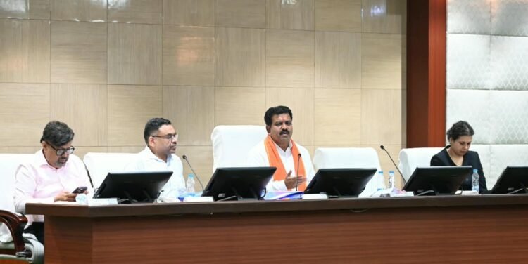 छत्तीसगढ़ में नशे के कारोबार पर सख्ती: बड़े तस्करों और पूरे नेटवर्क पर कार्रवाई के निर्देश, अवैध संपत्तियां होंगी कुर्क