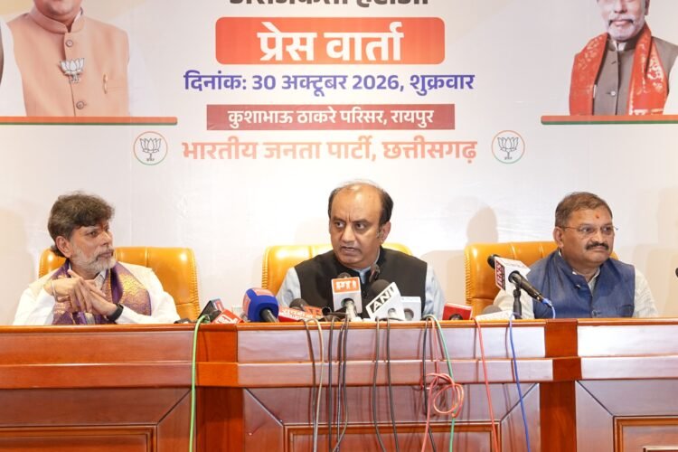 सुधांशु त्रिवेदी का राहुल गांधी और कांग्रेस पर तीखा हमला, बोले- चुनाव आयोग पर आरोप लगाकर देश में अराजकता फैलाना चाहती है कांग्रेस