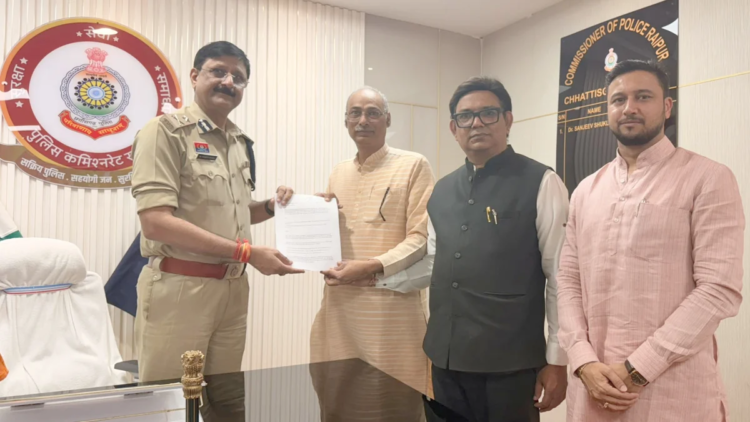 छत्तीसगढ़ के 3 निजी मेडिकल कॉलेजों पर ज्यादा फीस वसूलने का आरोप, 4.58 लाख तक की राशि वापसी नहीं करने पर FIR की मांग