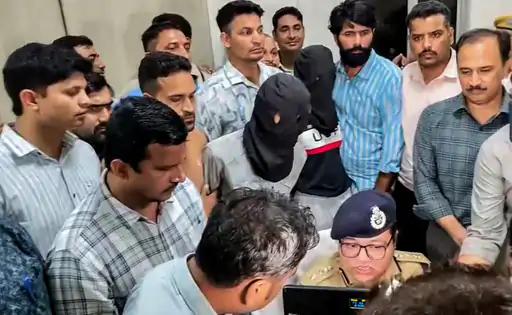 टाइगर श्रॉफ पर फायरिंग की साजिश नाकाम, 15 घंटे में कोटा रेलवे स्टेशन से पकड़े गए तीन संदिग्ध; एक नाबालिग