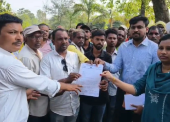 औद्योगिक प्रयोजन के लिए जमीन सर्वे पर बवाल, ग्रामीणों ने कलेक्टर को सौंपा ज्ञापन