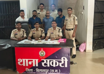 मां के रीवा जाते ही बेटे ने दोस्तों संग मिलकर घर में की चोरी, 6 लाख का माल बरामद; 3 गिरफ्तार