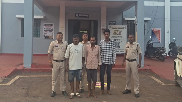बालोद में नशीली दवाओं के खिलाफ पुलिस की कार्रवाई, 737 ट्रामाडोल कैप्सूल के साथ 3 आरोपी गिरफ्तार; स्कूटी और मोबाइल जब्त