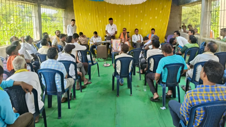 झाखरपारा सहकारी समिति में खाद वितरण में गड़बड़ी, 10.38 लाख का शॉर्टेज; समायोजन के बाद भी 5 लाख की कमी