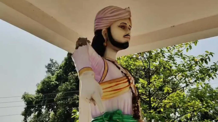 गुरु बालक दास की मूर्ति खंडित, सतनामी समाज में आक्रोश; दोषियों की गिरफ्तारी की मांग