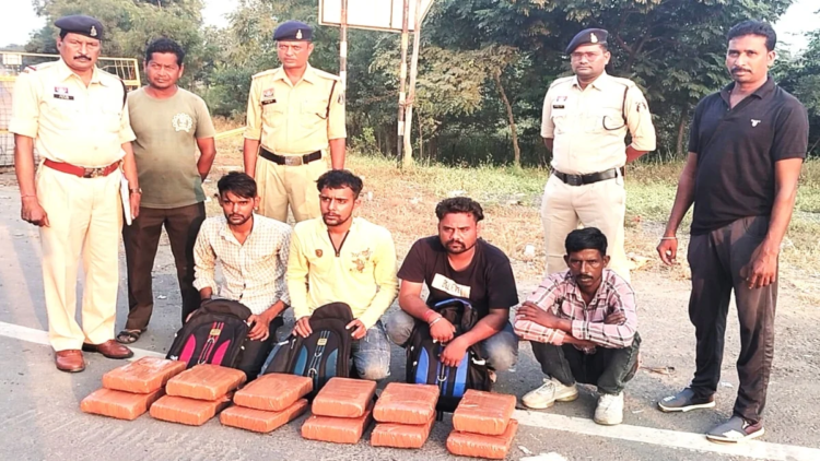 महासमुंद में 13.79 लाख का गांजा जब्त, राजस्थान के 4 तस्कर गिरफ्तार; ओडिशा से गुजरात ले जा रहे थे खेप