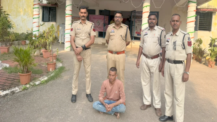 इवनिंग वॉक पर निकले प्रोफेसर का अपहरण, चाकू दिखाकर UPI से 1 लाख ट्रांसफर; एक आरोपी गिरफ्तार