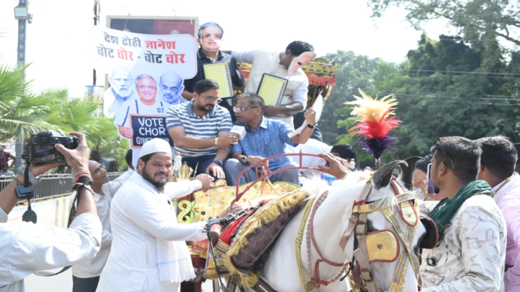 रायपुर में JCCJ का अनोखा प्रदर्शन, ‘ज्ञानू और जानू की बारात’ निकालकर मुख्य चुनाव आयुक्त के इस्तीफे की मांग